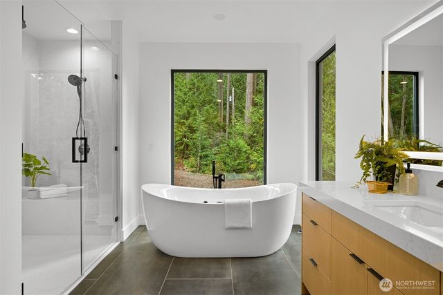 166 Soundview Drive, Bellingham, WA 98229