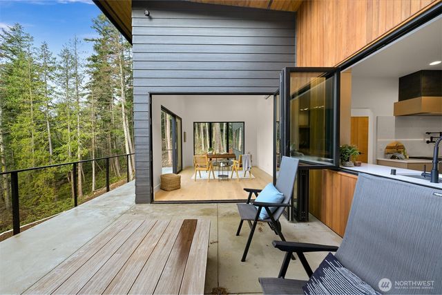 166 Soundview Drive, Bellingham, WA 98229