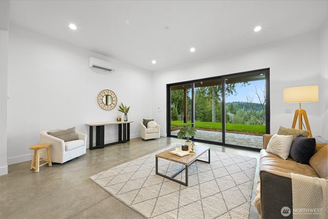 166 Soundview Drive, Bellingham, WA 98229