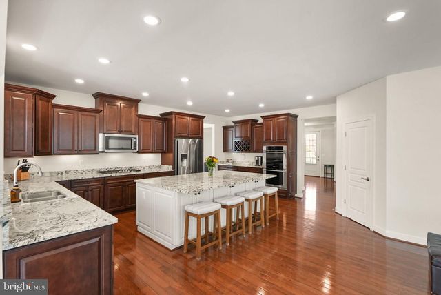 9959 SUMMERWOOD DR, Manassas, VA 20111
