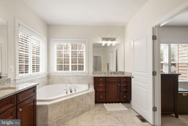 9959 SUMMERWOOD DR, Manassas, VA 20111