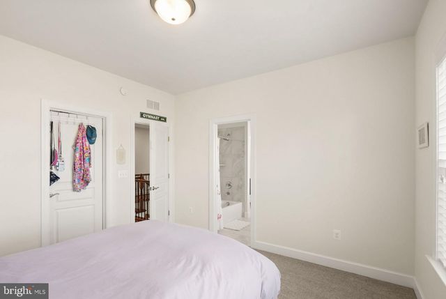 9959 SUMMERWOOD DR, Manassas, VA 20111