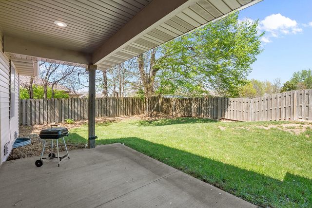 1731 E Timber Lane, Republic, MO 65738