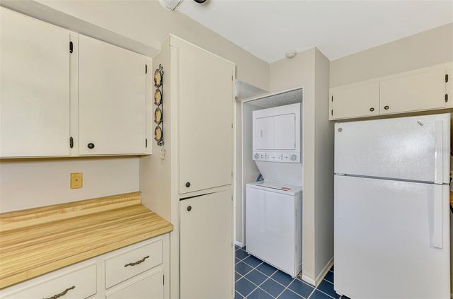 984 N BENEVA ROAD T7, Sarasota, FL 34232