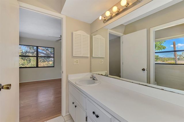 984 N BENEVA ROAD T7, Sarasota, FL 34232