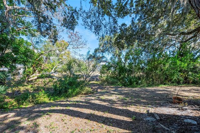 984 N BENEVA ROAD T7, Sarasota, FL 34232