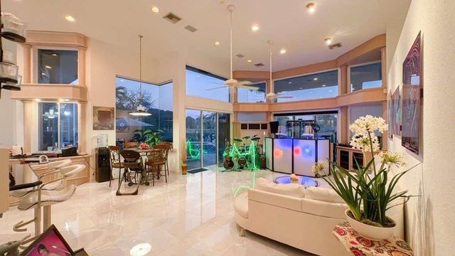 1716 NW 124th Way, Coral Springs, FL 33071