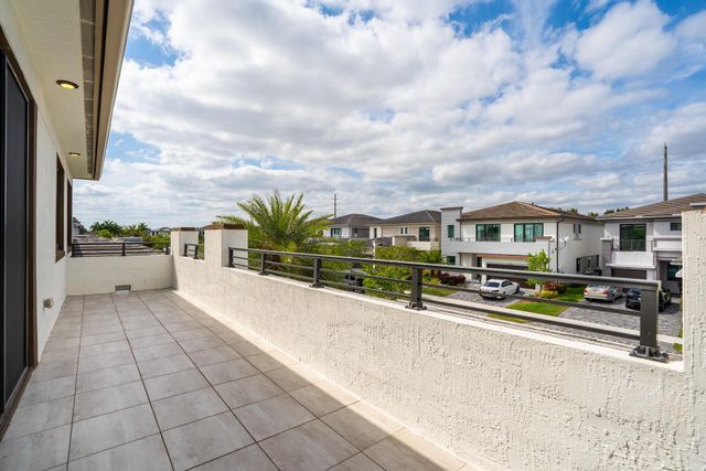 10822 Oceano Way, Parkland, FL 33076