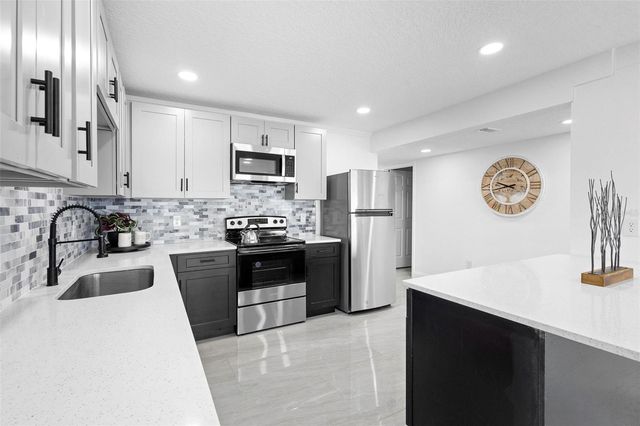 1824 LAKE STREET, Oviedo, FL 32765