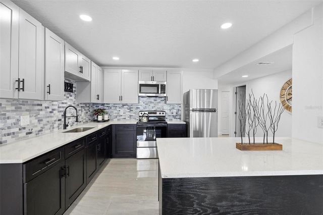 1824 LAKE STREET, Oviedo, FL 32765