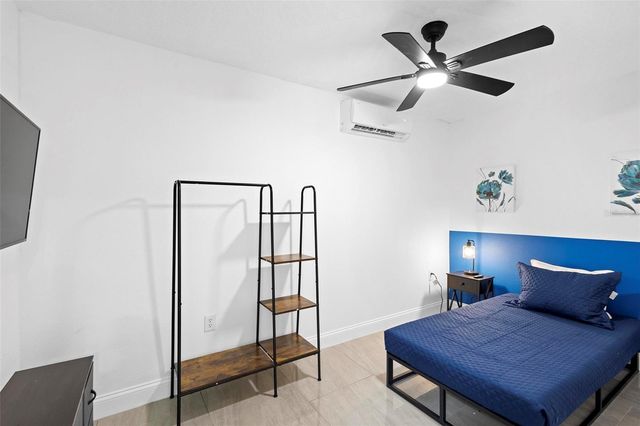 1824 LAKE STREET, Oviedo, FL 32765