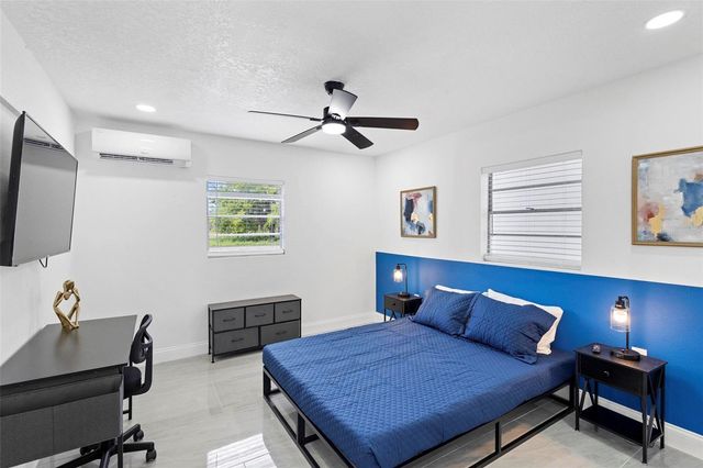 1824 LAKE STREET, Oviedo, FL 32765