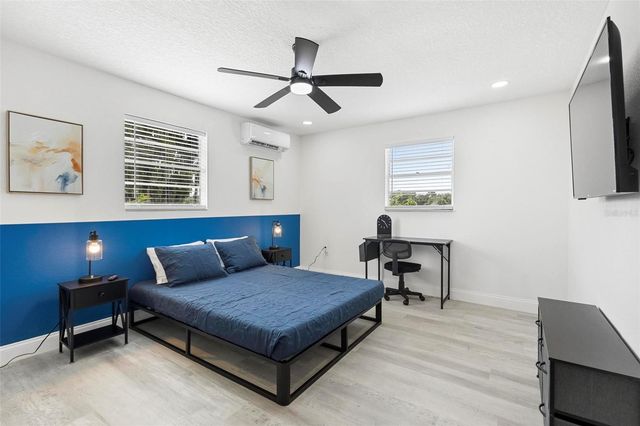 1824 LAKE STREET, Oviedo, FL 32765