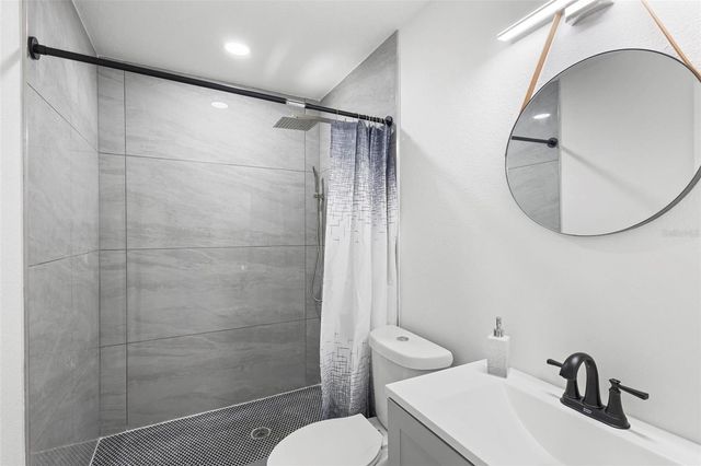 1824 LAKE STREET, Oviedo, FL 32765