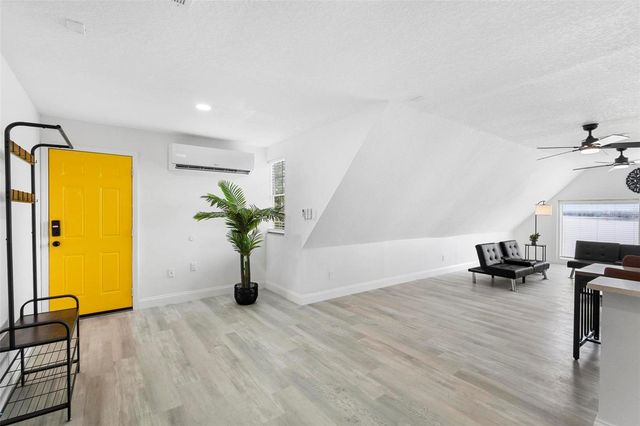 1824 LAKE STREET, Oviedo, FL 32765