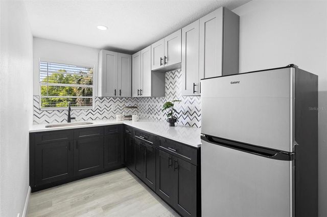 1824 LAKE STREET, Oviedo, FL 32765