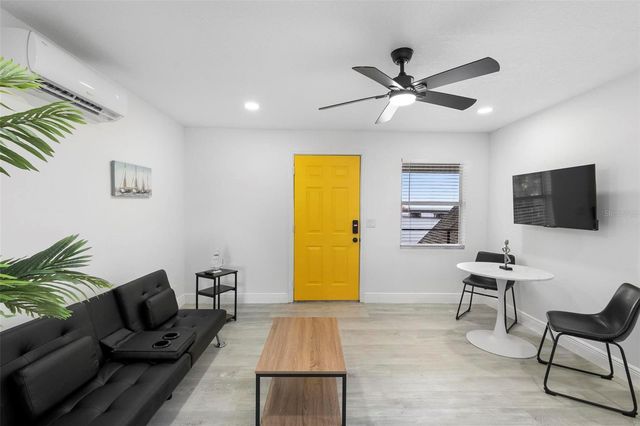 1824 LAKE STREET, Oviedo, FL 32765