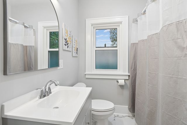 2905 13TH Avenue, Moline, IL 61265