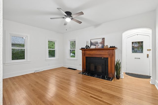 2905 13TH Avenue, Moline, IL 61265