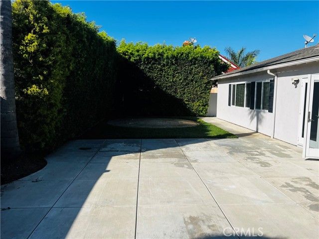21901 Summer Circle, Huntington Beach, CA 92646