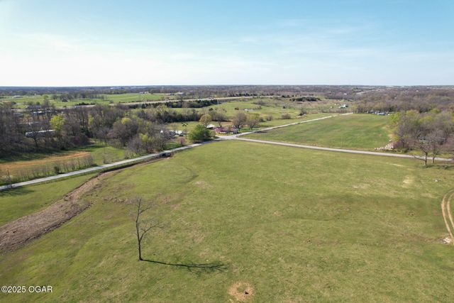 001 Palm Road, Neosho, MO 64850