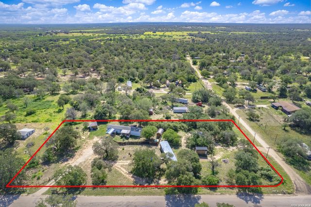 953 Forest Oaks Dr, Somerset, TX 78069