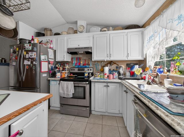 953 Forest Oaks Dr, Somerset, TX 78069