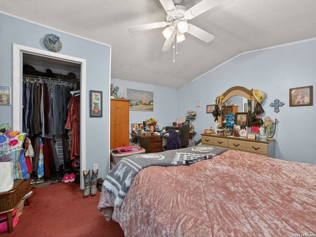 953 Forest Oaks Dr, Somerset, TX 78069