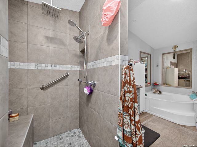953 Forest Oaks Dr, Somerset, TX 78069