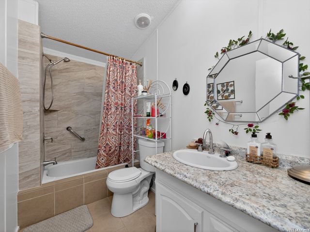 953 Forest Oaks Dr, Somerset, TX 78069