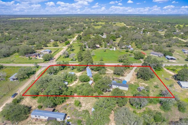 953 Forest Oaks Dr, Somerset, TX 78069