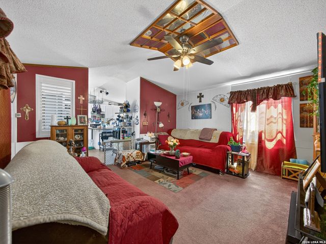 953 Forest Oaks Dr, Somerset, TX 78069