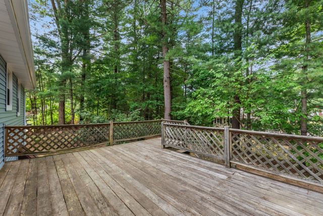 3 Jason Cir, North Attleboro, MA 02760