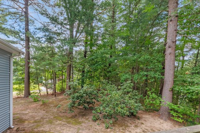 3 Jason Cir, North Attleboro, MA 02760