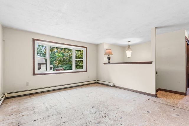 3 Jason Cir, North Attleboro, MA 02760