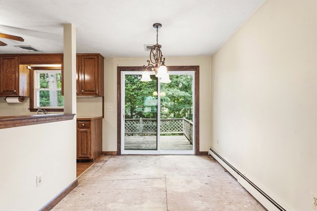 3 Jason Cir, North Attleboro, MA 02760