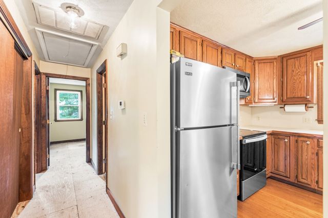 3 Jason Cir, North Attleboro, MA 02760