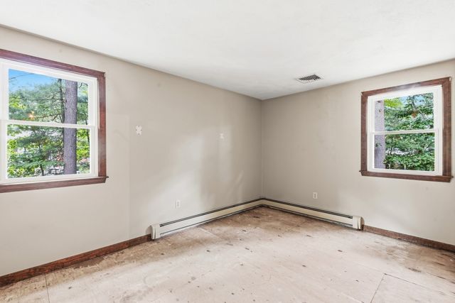 3 Jason Cir, North Attleboro, MA 02760