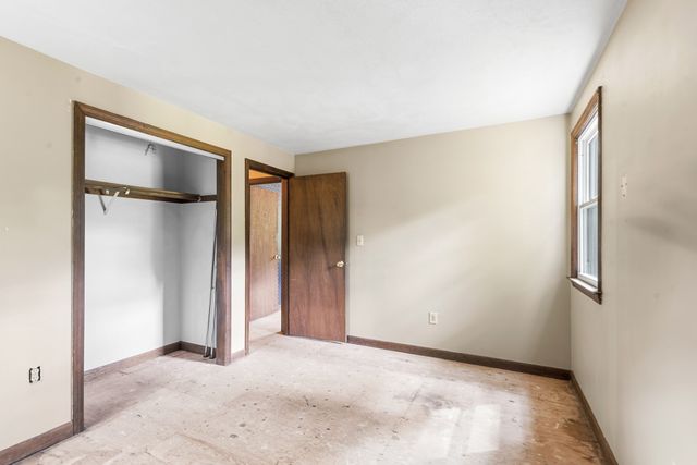 3 Jason Cir, North Attleboro, MA 02760