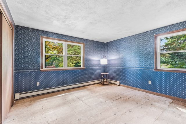 3 Jason Cir, North Attleboro, MA 02760