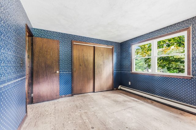 3 Jason Cir, North Attleboro, MA 02760