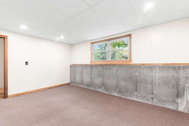 3 Jason Cir, North Attleboro, MA 02760