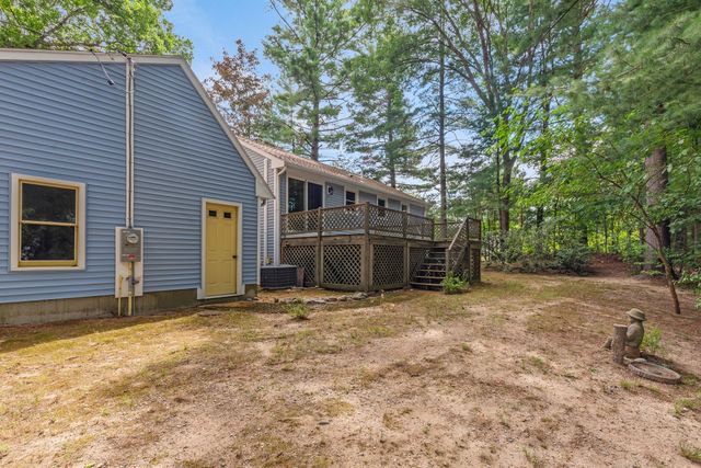 3 Jason Cir, North Attleboro, MA 02760