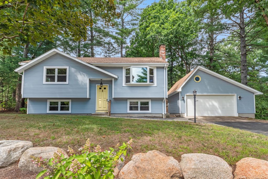 3 Jason Cir, North Attleboro, MA 02760
