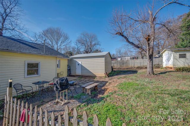 205 Bentwood Drive, Forest City, NC 28043