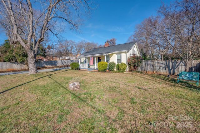 205 Bentwood Drive, Forest City, NC 28043