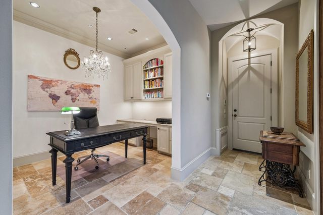 135 Calle Catalina Place, Houston, TX 77007