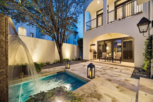 135 Calle Catalina Place, Houston, TX 77007