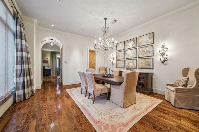 135 Calle Catalina Place, Houston, TX 77007