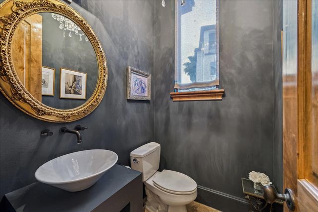 135 Calle Catalina Place, Houston, TX 77007